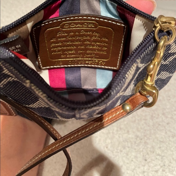 Coach Wristlet - Picture 5 of 7